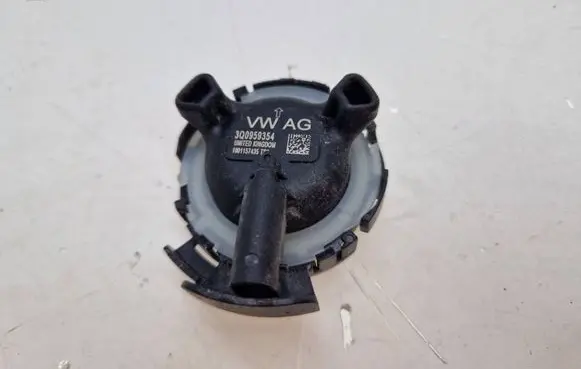 Volkswagen PASSAT B8 Airbag deployment crash/impact sensor 3Q0959354