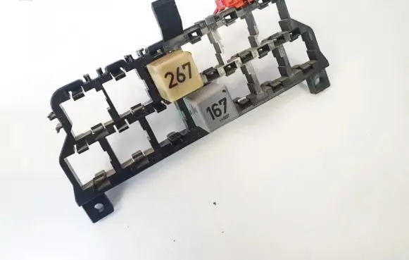 Volkswagen PASSAT B5.5 Fuse box set 8d0937503e