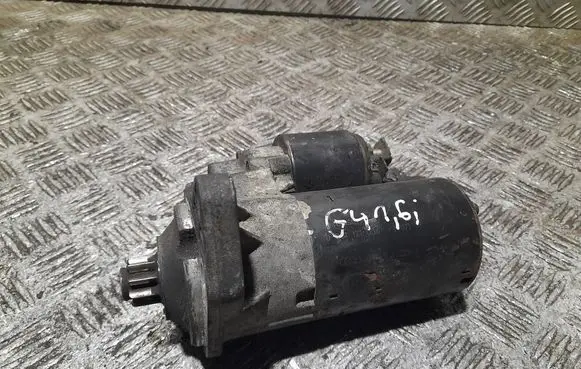 Volkswagen Golf IV Starter motor 000121006