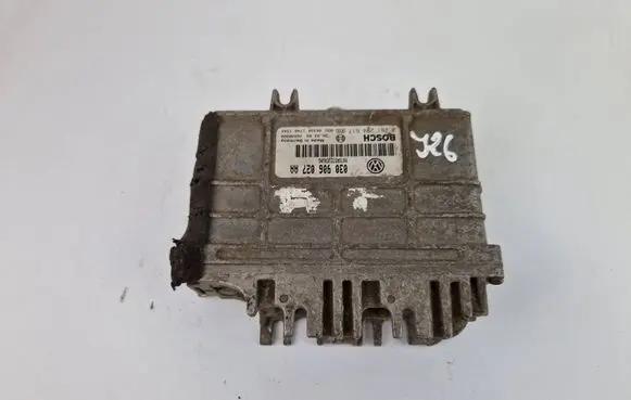 Volkswagen Golf III Engine control unit/module 030906027AA 0261204617
