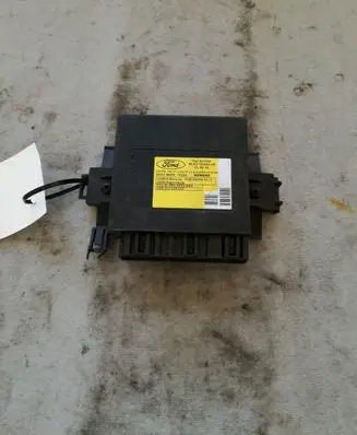 Ford Focus Comfort/convenience module 98AG15K600KB