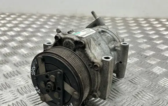 Volvo V50 Air conditioning (A/C) compressor (pump) 31348245