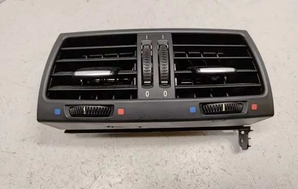 Rear air vent grill