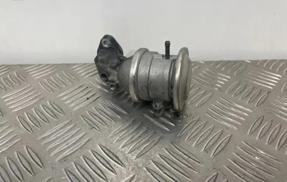 Audi A6 C7 EGR valve 06E131101E
