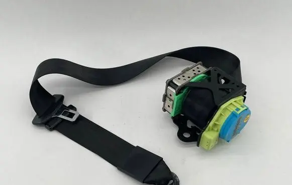 Audi TT TTS Mk2 Front seatbelt 8J7857705