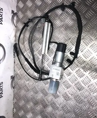 Volvo V70 Tailgate hydraulic set 31218393