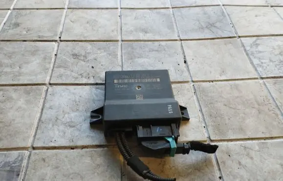 Audi A6 S6 C6 4F Gateway control module 4F0907468D 4F0910468A