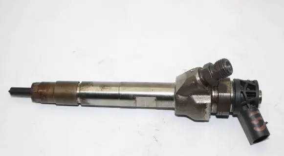 BMW X1 F48 F49 Fuel injector 8514146 0445110 65320