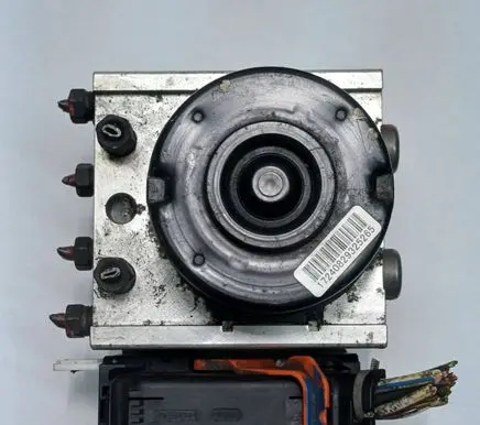 Suzuki Swift I ABS Pump 62J1 06210205644 06210908123