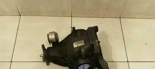 Mercedes-Benz E C207 W207 Rear differential/diff mount bracket A2043502414