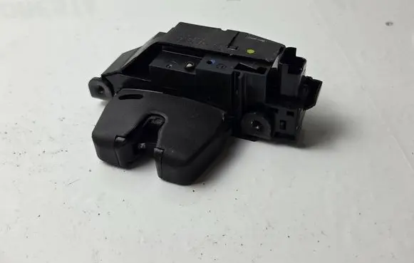 Opel Crossland X Tailgate lock latch 3644675 051120664B1