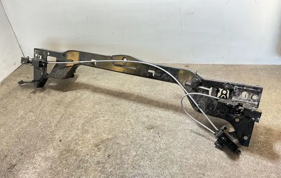 Volvo XC40 Radiator support slam panel 32234565 2405