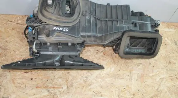 Interior heater climate box assembly