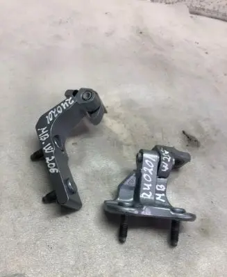 Mercedes-Benz C W206 Rear door hinge set 2308702985