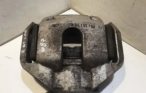 BMW 5 E60 E61 Front brake caliper 6030324
