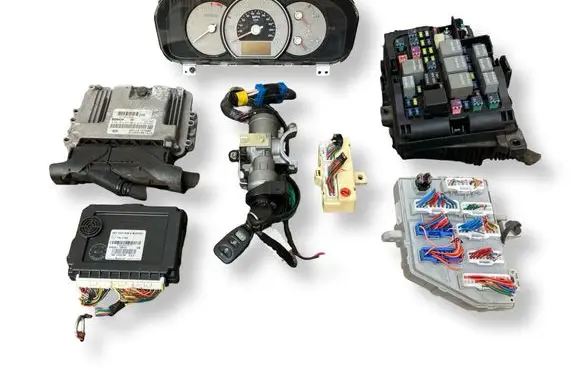 KIA Carens II Engine ECU kit and lock set 0281013072 3911327485