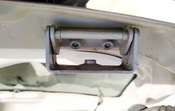 Fiat 500L Tailgate/trunk/boot hinge