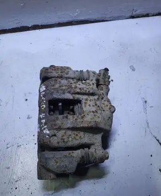 Mercedes-Benz A W168 Front brake caliper