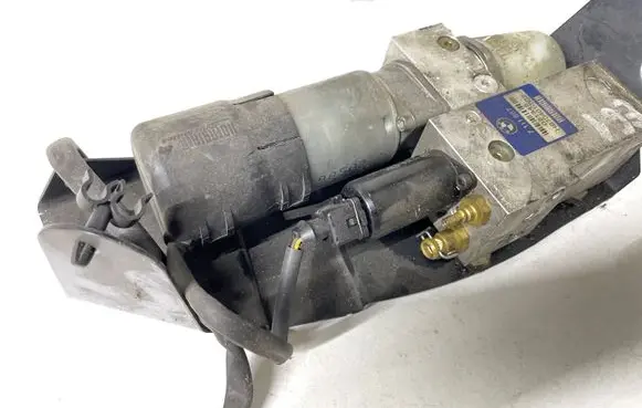 BMW 5 E60 E61 Tailgate hydraulic pump motor HB70401002 7111867 021345
