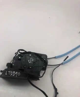 BMW 2 F45 Front door lock 7281938