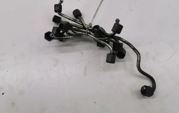 BMW X5 E70 Fuel injector supply line/pipe 