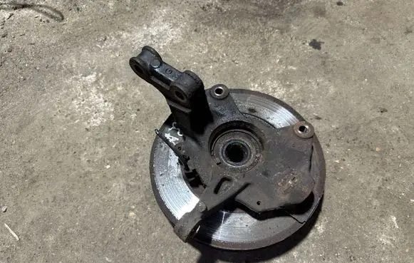Renault Megane III Front wheel hub spindle knuckle