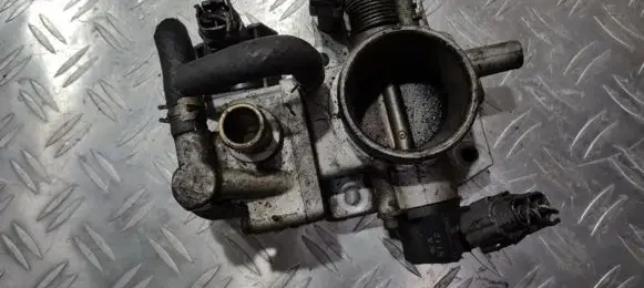 Mazda 323 Throttle valve e1t01071
