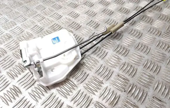 Mitsubishi Outlander Front door lock A047218 19314A
