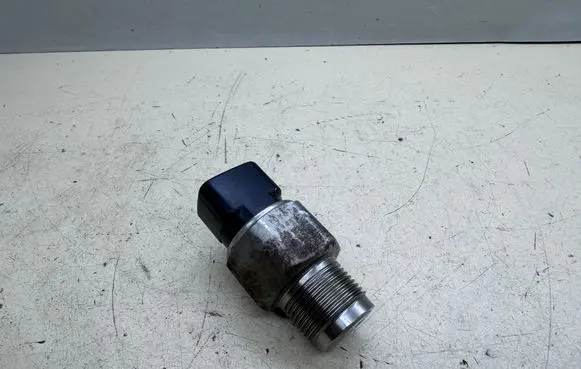 Toyota Land Cruiser (J120) Fuel pressure sensor 8945860010