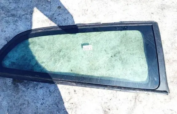 Volvo C30 Rear side window as2