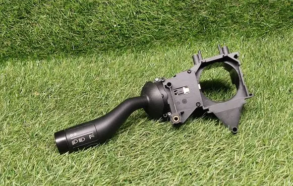 Volkswagen Touareg I Indicator stalk 3D0953513
