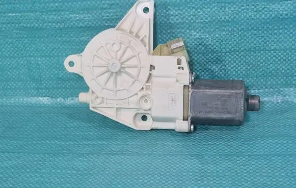 Mercedes-Benz ML W164 Front door window regulator motor A2518200742 997082102