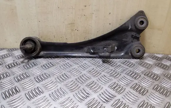 Toyota Avensis T270 Rear upper control arm/wishbone