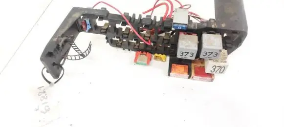 Volkswagen PASSAT B5.5 Fuse box set 8D1937545