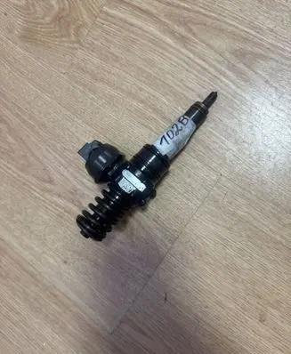 Seat Ibiza III (6L) Fuel injector 038130073AJ 0414720037