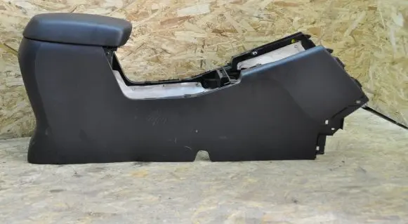 KIA Sportage Armrest