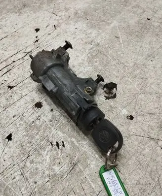 Volkswagen Golf IV Ignition lock 4B0905851C