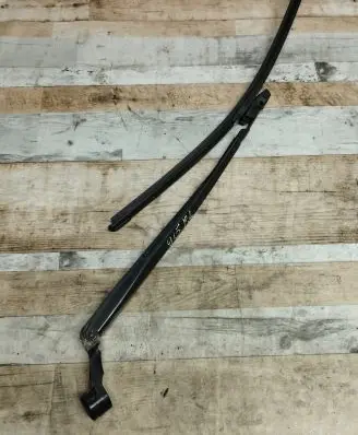 Lexus IS 220D-250-350 Front wiper blade arm