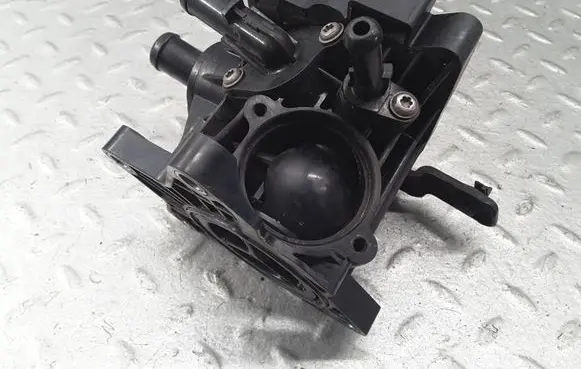 Hyundai i20 (BC3 BI3) Thermostat housing 2560007600