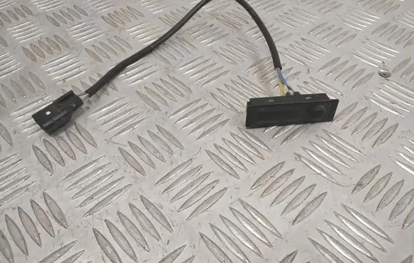 Tailgate opening switch