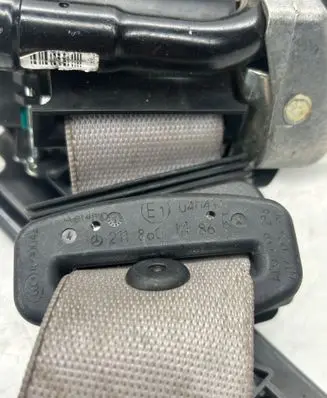 Mercedes-Benz E W211 Rear seatbelt 602040300 A2118601486