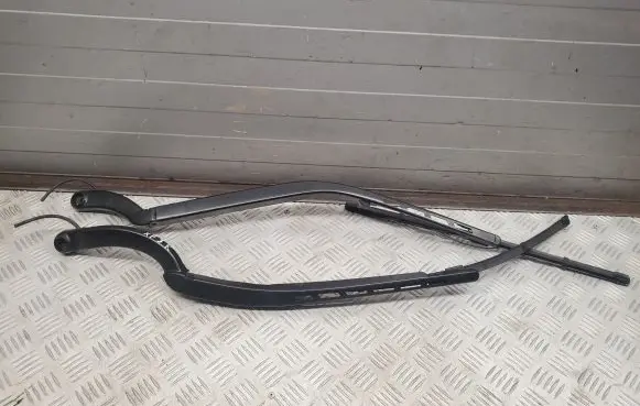 Jaguar XF Front wiper blade arm