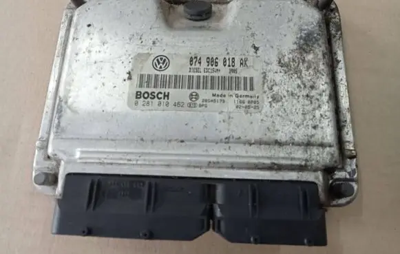 Volkswagen Transporter - Caravelle T5 Engine control unit/module 074906018AK 0281010462 28SA5173