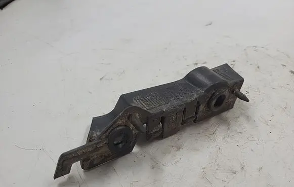 Audi A4 S4 B8 8K Front bumper mounting bracket 8K0807284