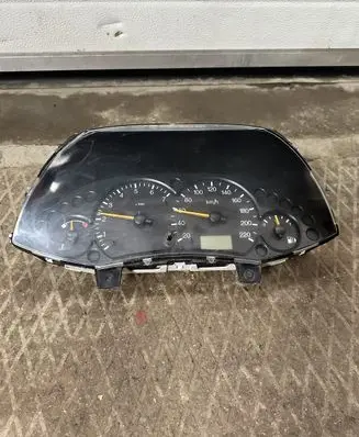 Ford Focus Speedometer (instrument cluster) 98AP10841BC 44ZU115