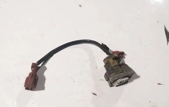 Nissan Murano Z50 Front door lock (next to the handle) 