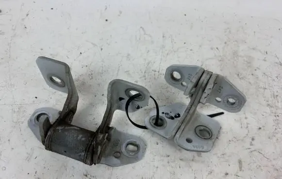 Dodge Durango III Front door hinge set 