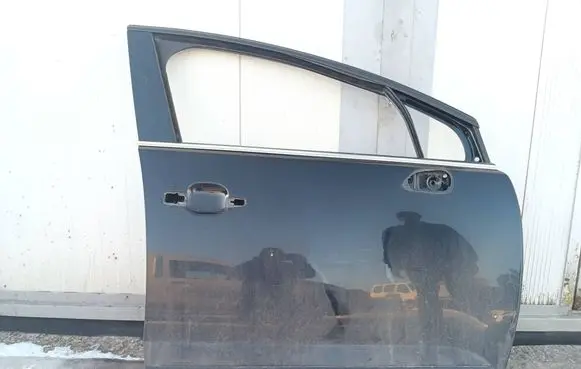 Peugeot 5008 Front door 