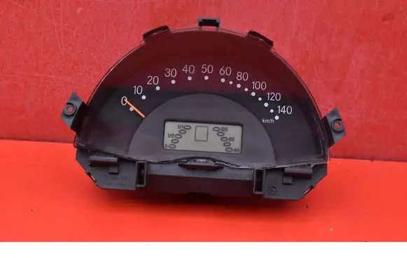 Speedometer (instrument cluster)