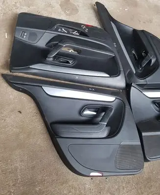Volkswagen PASSAT CC Front door card panel trim